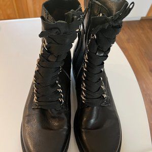 MJUS Combat Boots